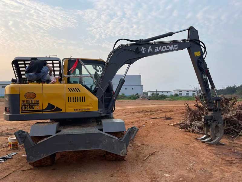 2022多功能轮式挖掘机抓木机该怎么选 2022多功能轮式挖掘机抓木机该怎么选